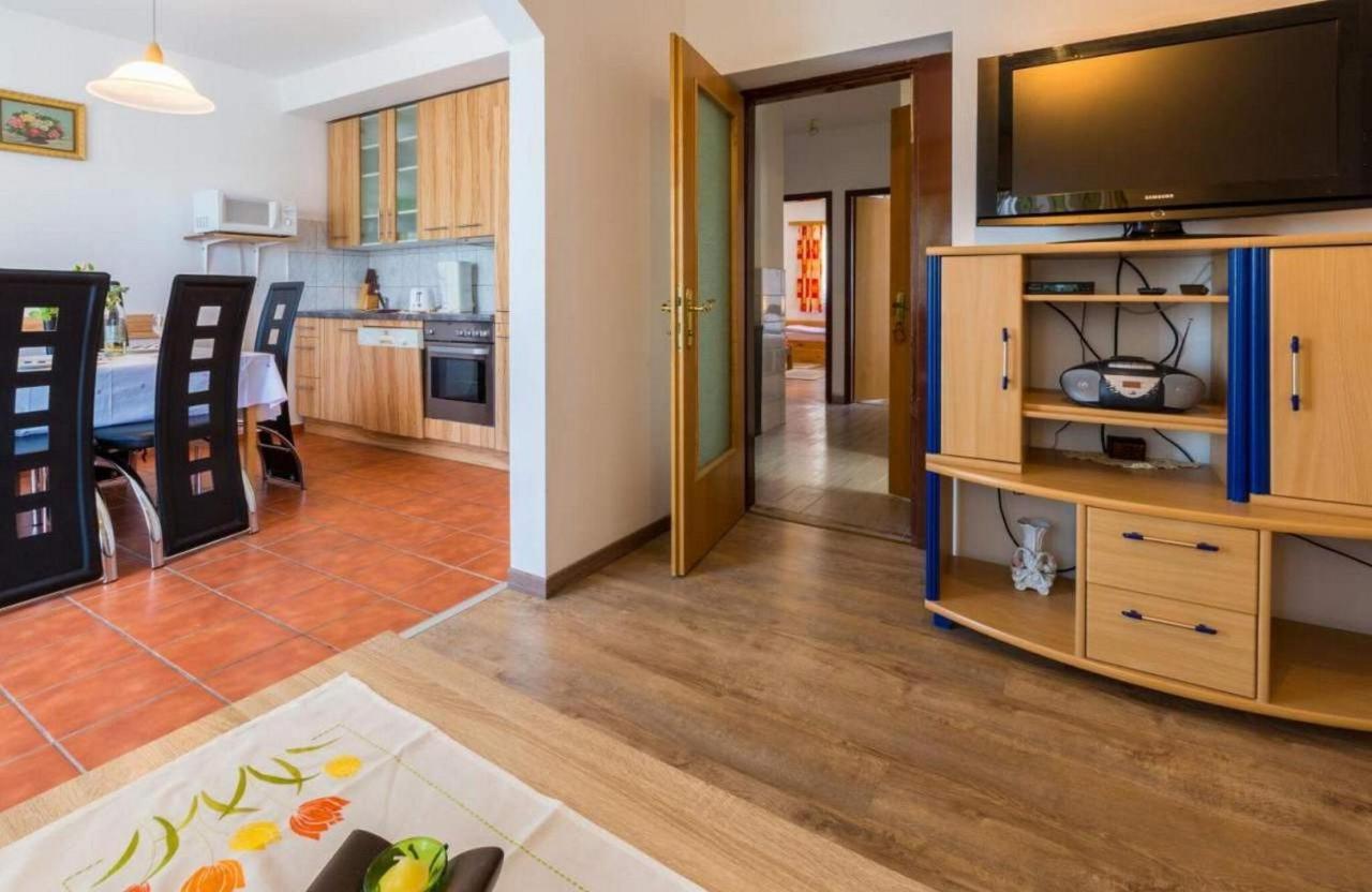 Navy Apartments Jadranovo Eksteriør billede