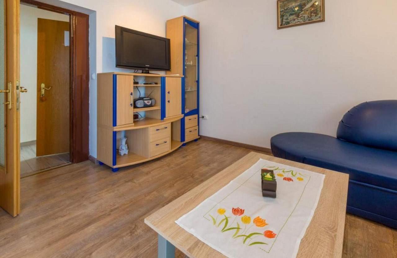 Navy Apartments Jadranovo Eksteriør billede