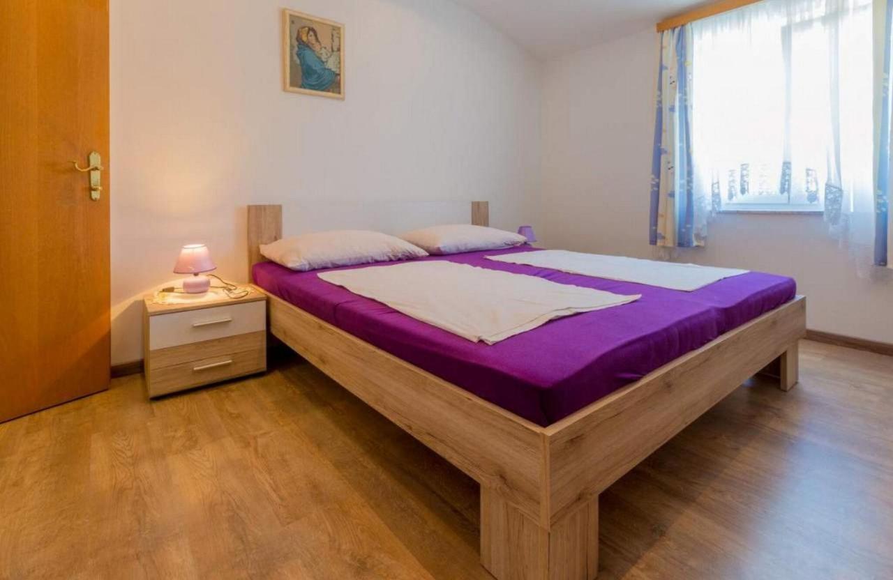 Navy Apartments Jadranovo Eksteriør billede