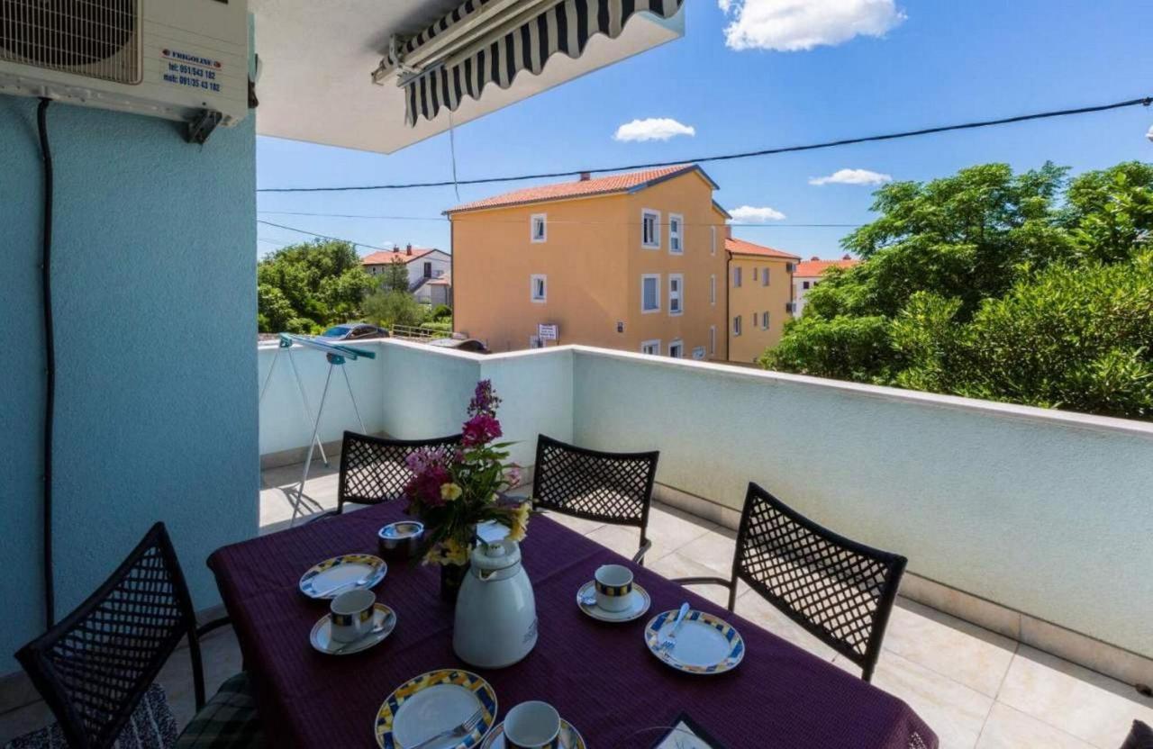 Navy Apartments Jadranovo Eksteriør billede