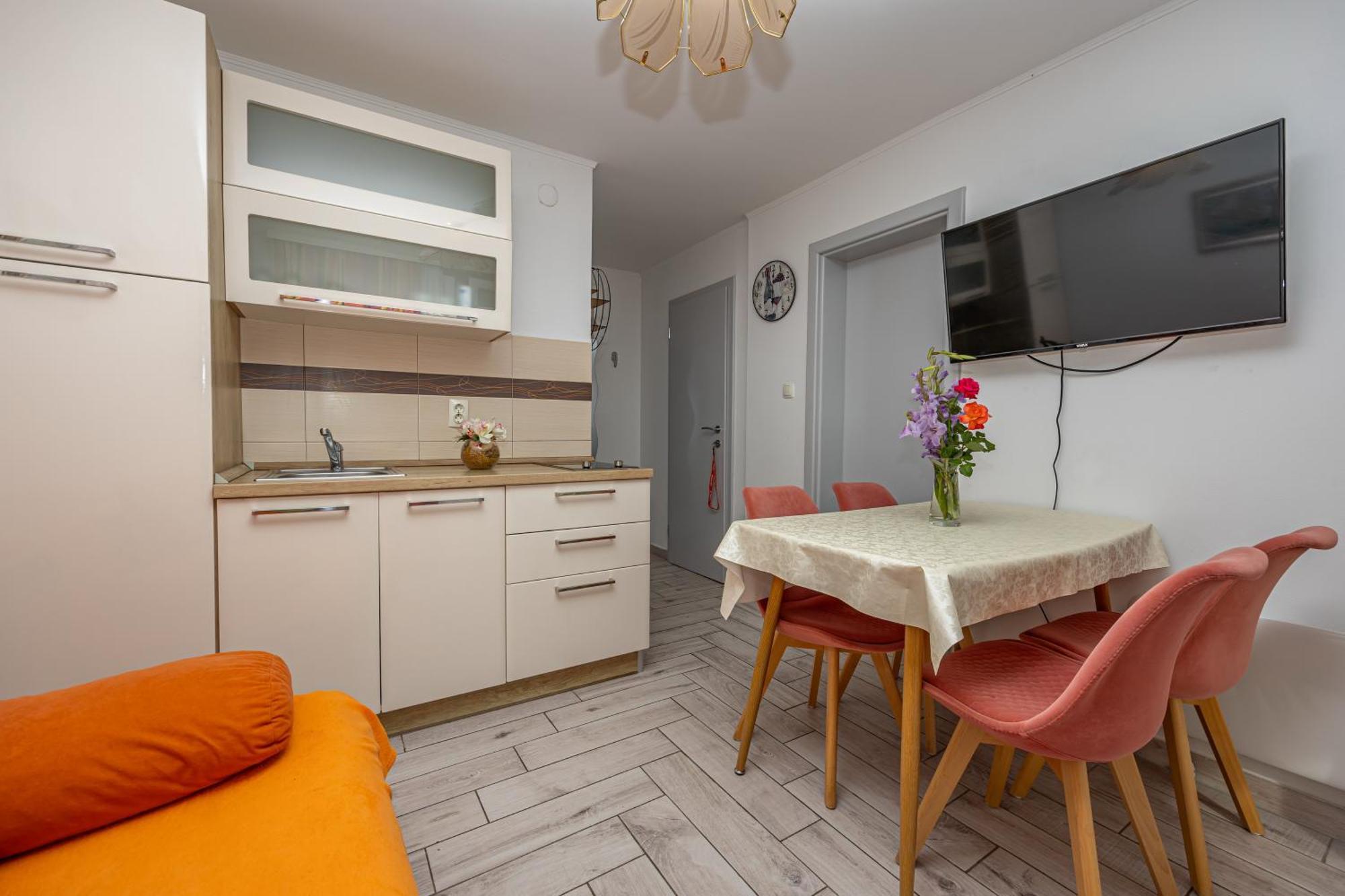 Navy Apartments Jadranovo Eksteriør billede