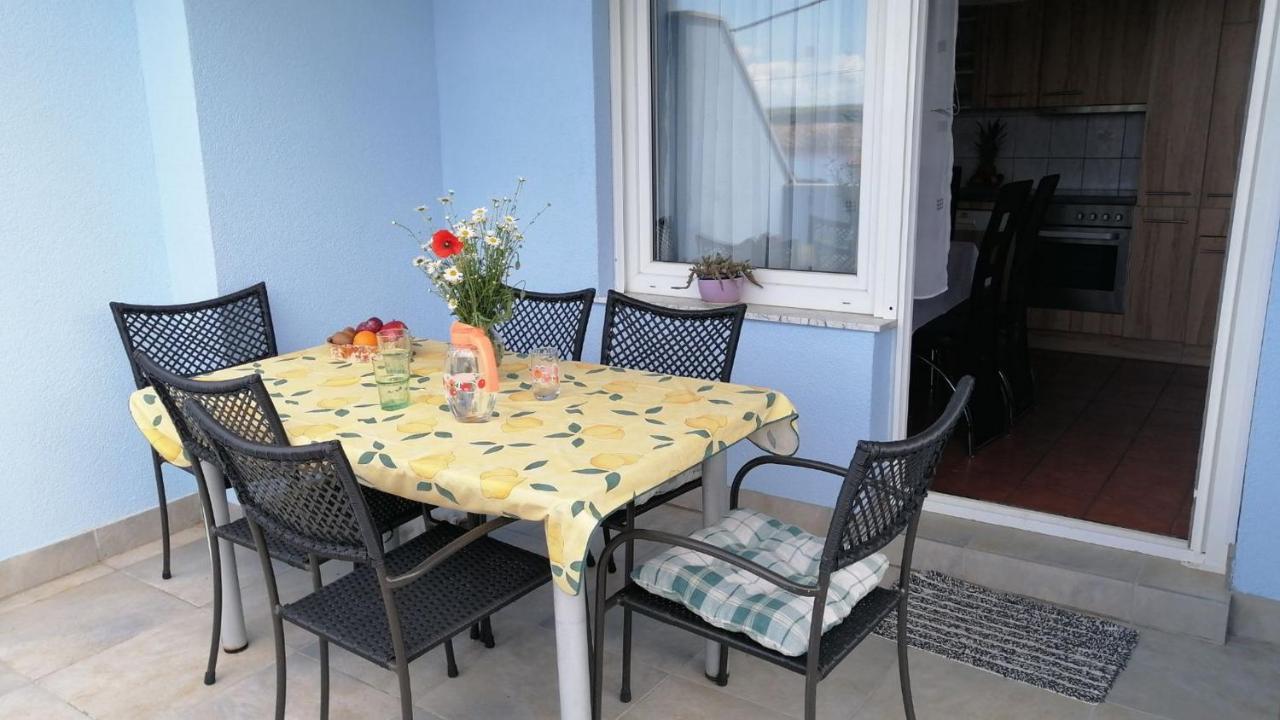 Navy Apartments Jadranovo Eksteriør billede